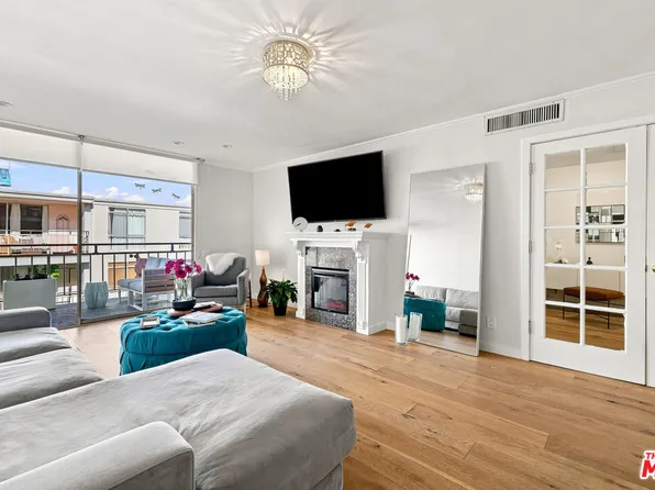 7270 Hillside Ave Unit 205, Los Angeles, CA 90046