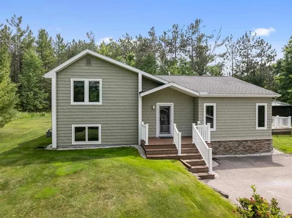 8715 Curtis Ln, Petoskey, MI 49770