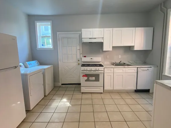 3218 Winter St, Philadelphia, PA 19104