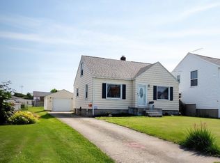 208 Como St, Struthers, OH 44471