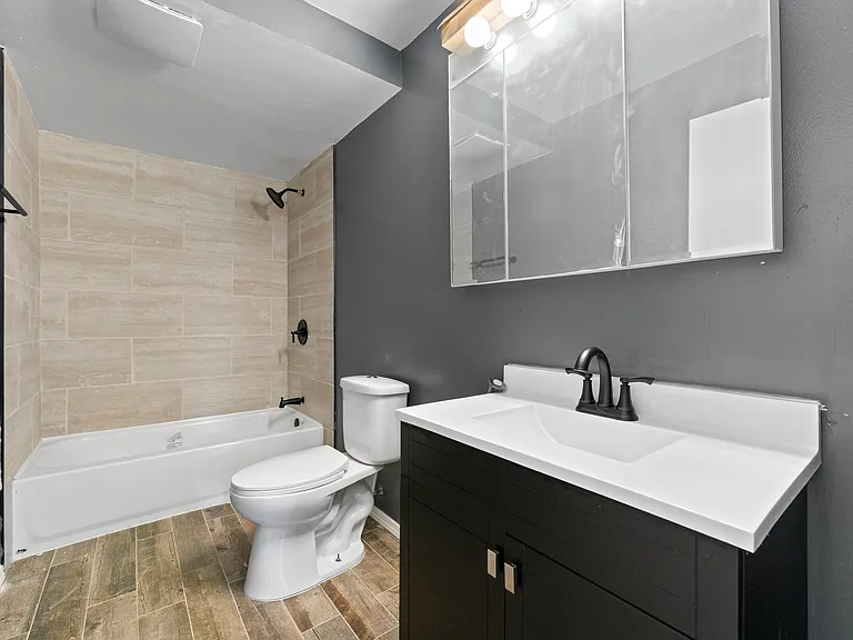 760 E North Broadway St #1 — Photo 8
