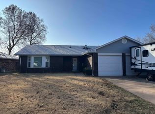 3905 Oakcrest Ave, Enid, OK 73703