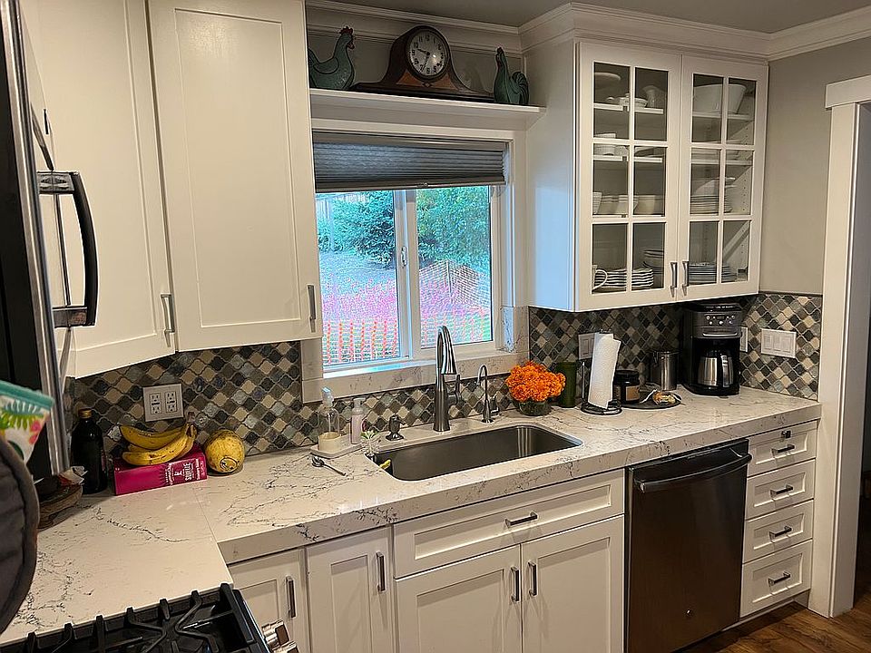 2nd image of 865 W Main Ave
