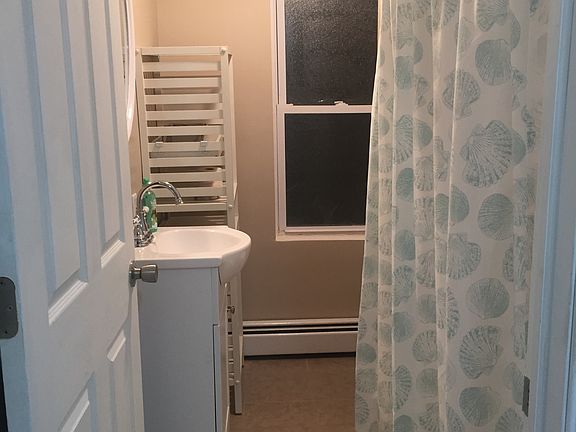 2nd Floor Bathroom