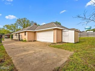 708R Herman Dr, Hurst, TX 76054