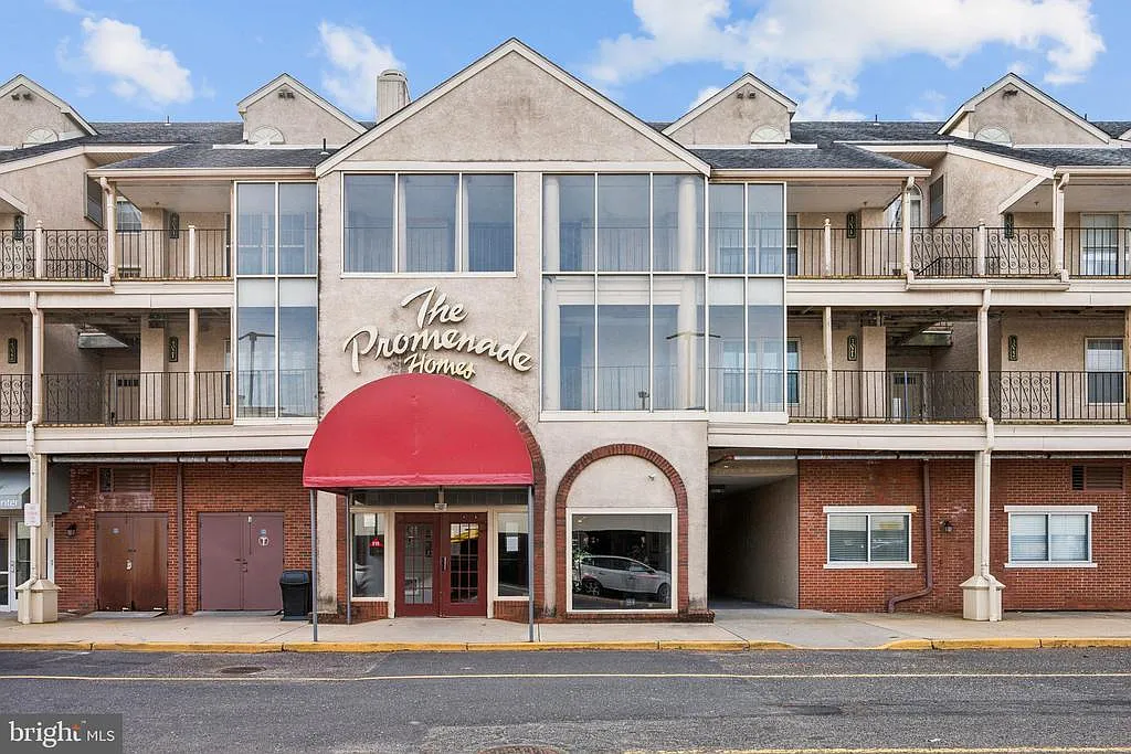 2 bed, 2.0 bath, 1310 sqft, $2,200 — Photo 3