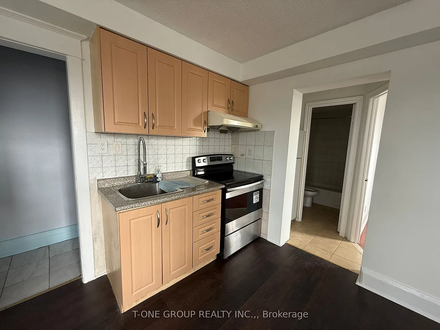 3 bed, $2,550 — Photo 3