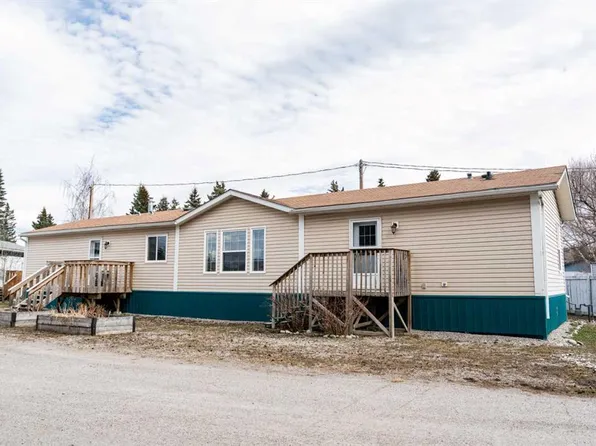 145 E River Rd #9, Hinton, AB T7V 1S2