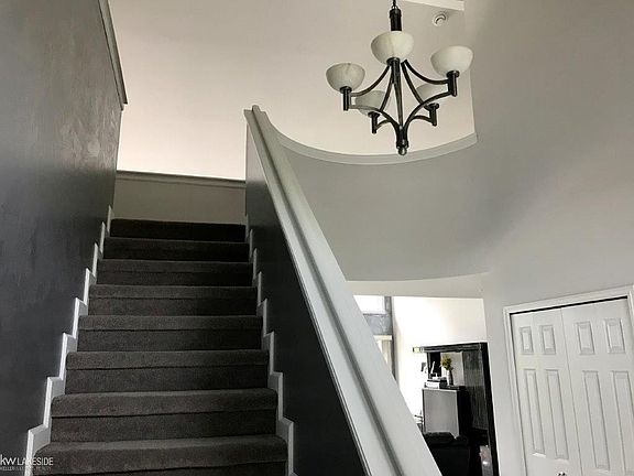 5th image of 55334 Leonard Ct