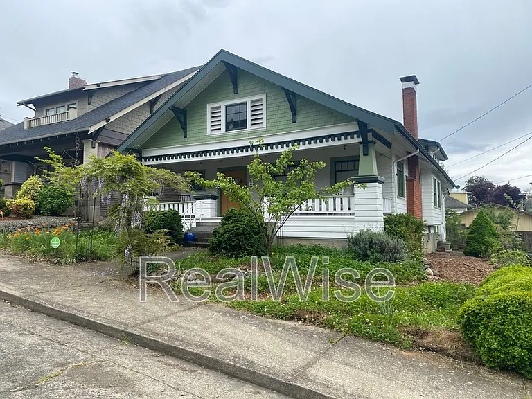 837 SE Blakeley Ave — Photo 8
