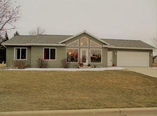 4829 W Custer St, Manitowoc, WI 54220