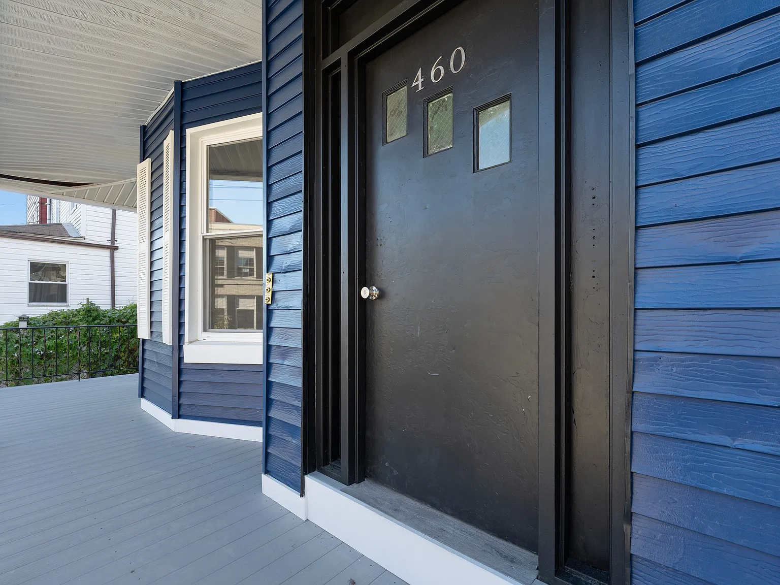 3 bed, 1100 sqft, $3,350 — Photo 2