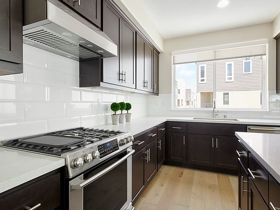 3rd image of 1448 Mast Cove Way