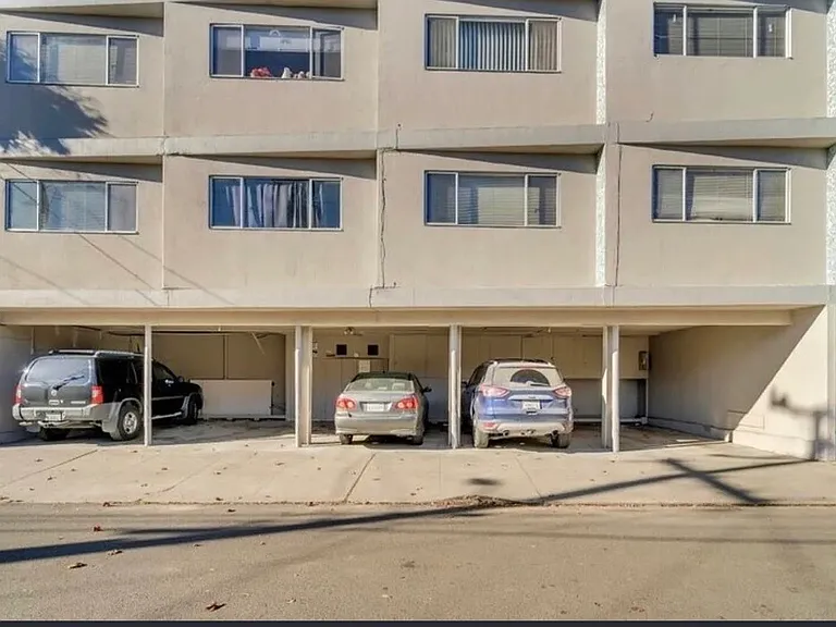 2511 Prince St #8 — Photo 2