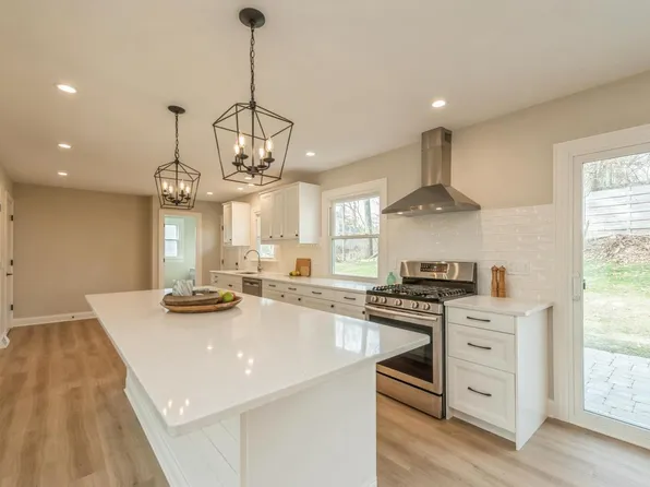 N3299 Queen ROAD, Lake Geneva, WI 53147