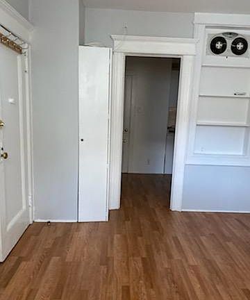 4th image of 7215 64th Pl APT 1FR