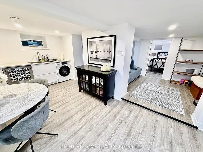 25 Hillsboro Ave #LOWER — Photo 5