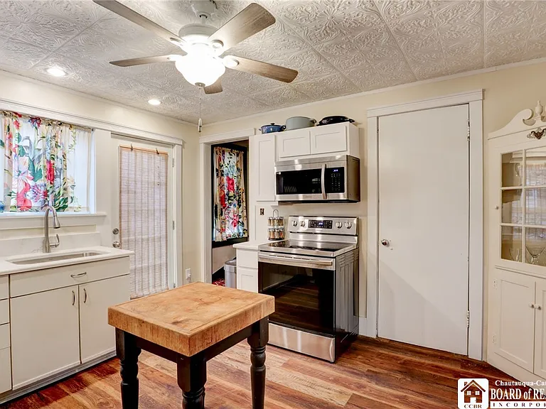 98 Forest Ave — Photo 12