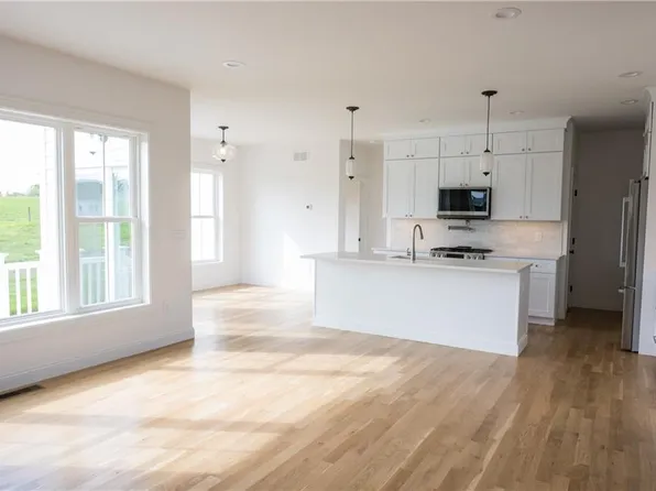 13 Revolution Way, Portsmouth, RI 02871