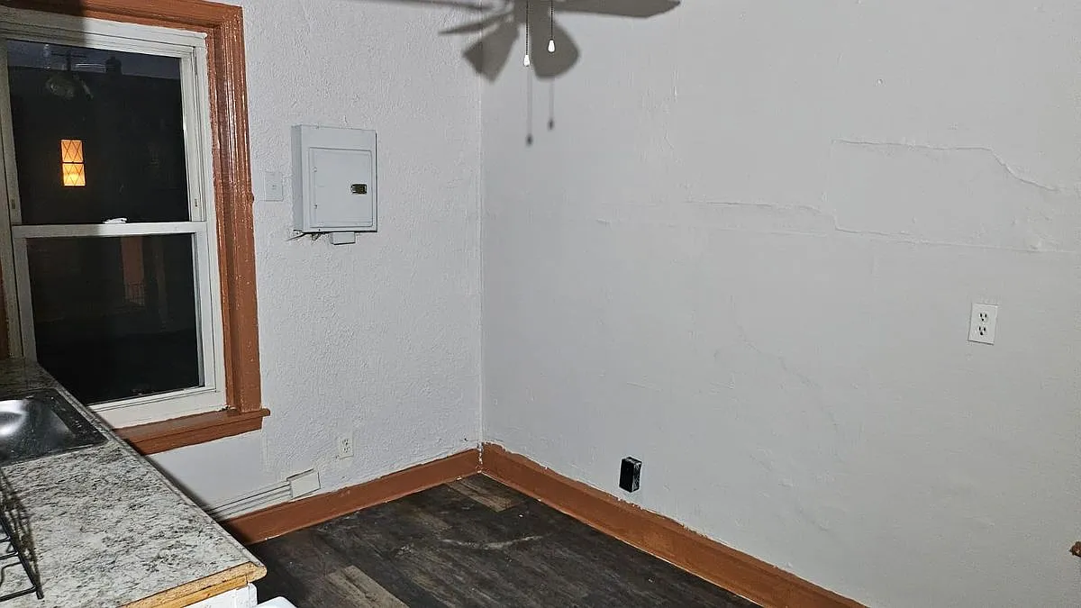 2 bed, 1.0 bath, 700 sqft, $1,200 — Photo 4