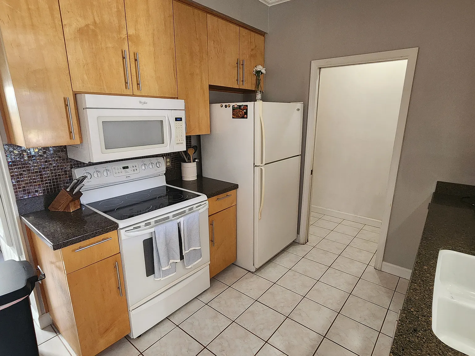 3 bed, 1377 sqft, $1,895 — Photo 4