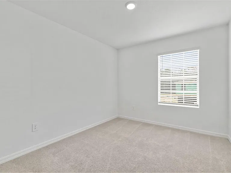 9851 Feaster Dr — Photo 28