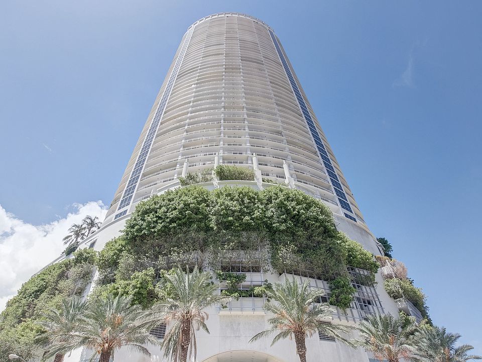 1st image of 1750 N Bayshore Dr APT 1905