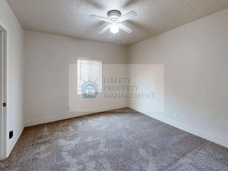 1114 Virginia Ave — Photo 7