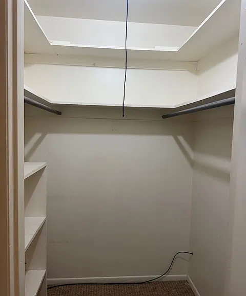 Park Lane Apartments — Photo 18