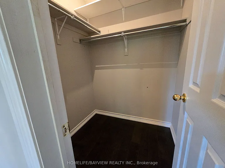 176 Humberland Dr — Photo 18