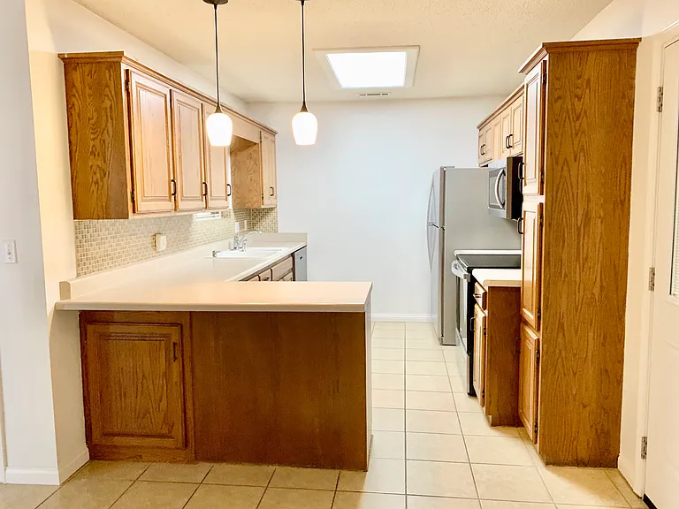 1625 E Devonshire Pl — Photo 8