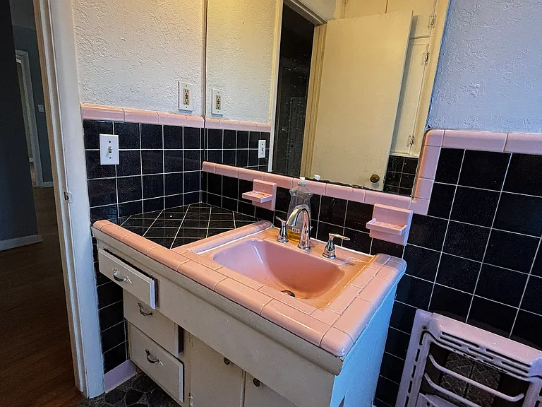 1505 Carlisle Ct — Photo 6