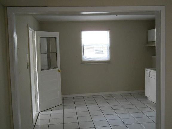 5th image of 4605 Williamsburg Ave