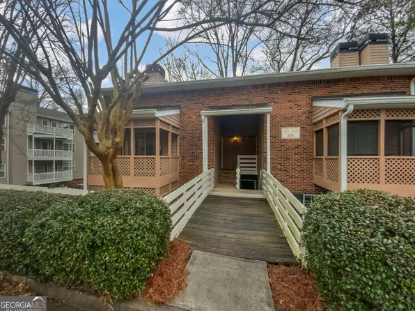 311 Quail Run, Roswell, GA 30076