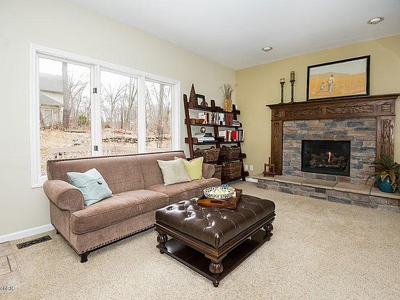 4th image of 6719 Hunter Ct