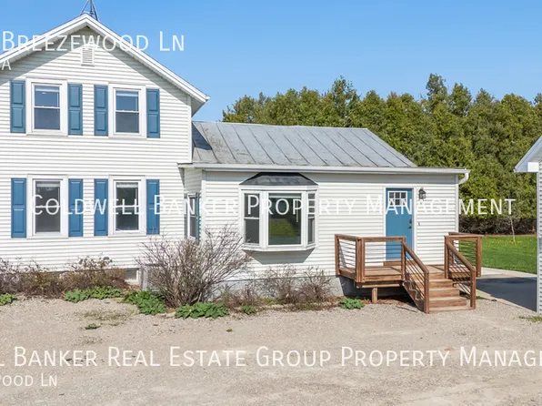 1495 Breezewood Ln, Neenah, WI 54956