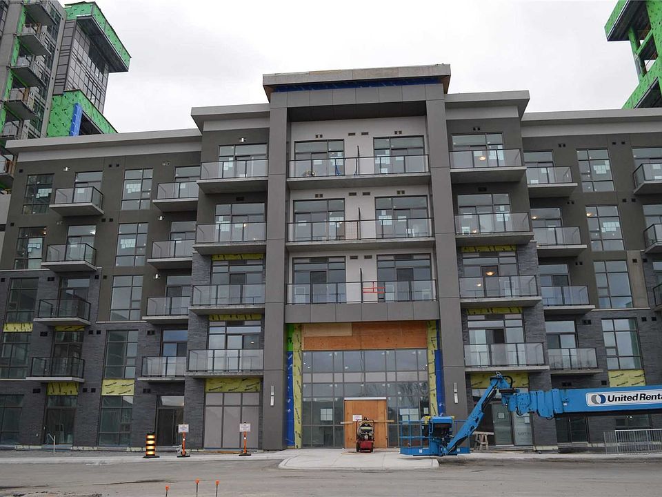 1st image of 450 Dundas St E #221