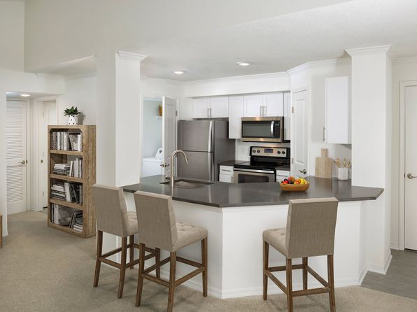 11302 W Hillsborough Ave #307