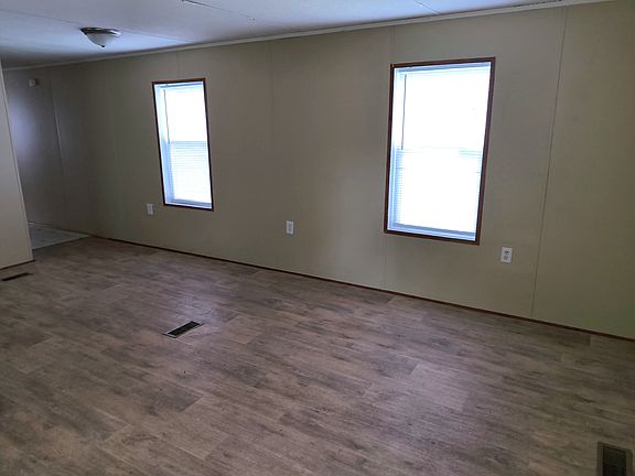 3rd image of 4841 Squire Dr #75