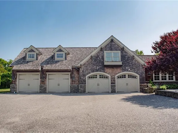 58 Ridge Rd, Newport, RI 02840