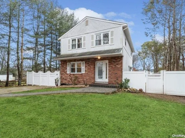 24A Brooks Avenue, Nesconset, NY 11767