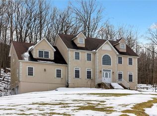 4 Brian Ct, Salisbury Mills, NY 12577