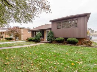 5420 Oak Center Dr, Oak Lawn, IL
