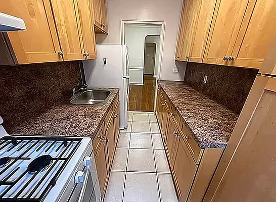 Rented by Queens Apartments Realty LLC | media 22