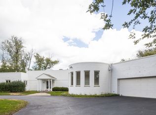 711 Lee Rd, Northbrook, IL 60062
