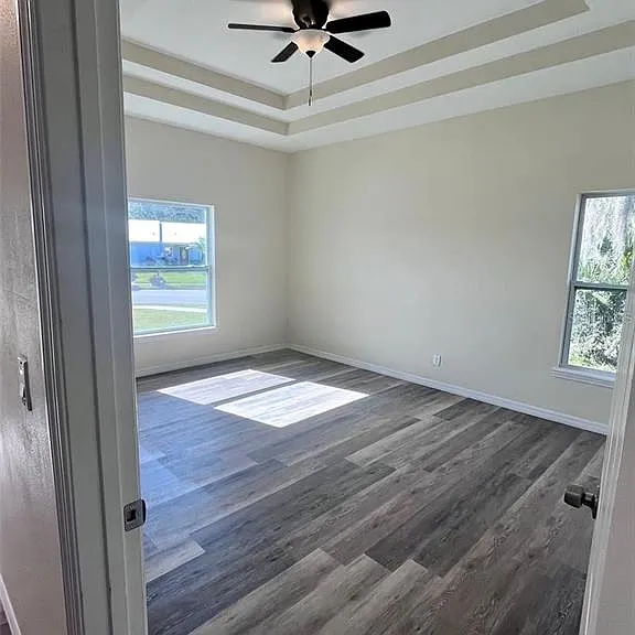 925 Lora St — Photo 9