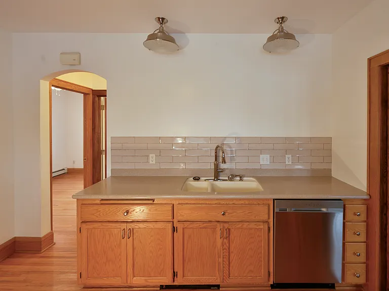 1303 Vincent Ave N — Photo 16