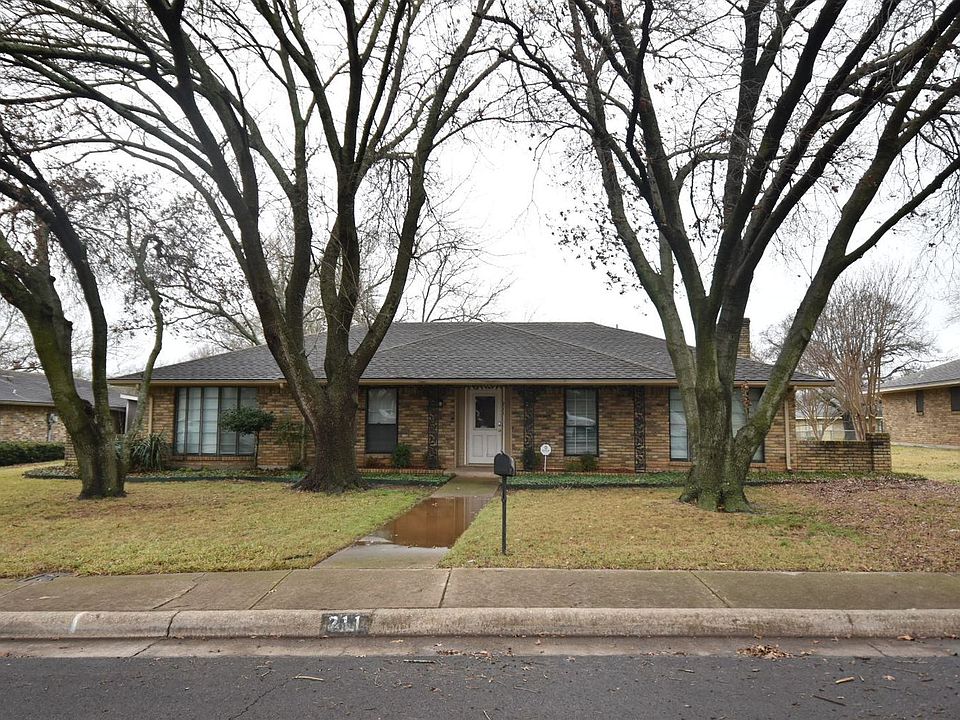 1st image of 211 Genoa Dr