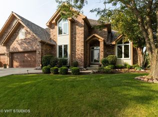 4974 Red Pine Ave, Gurnee, IL 60031