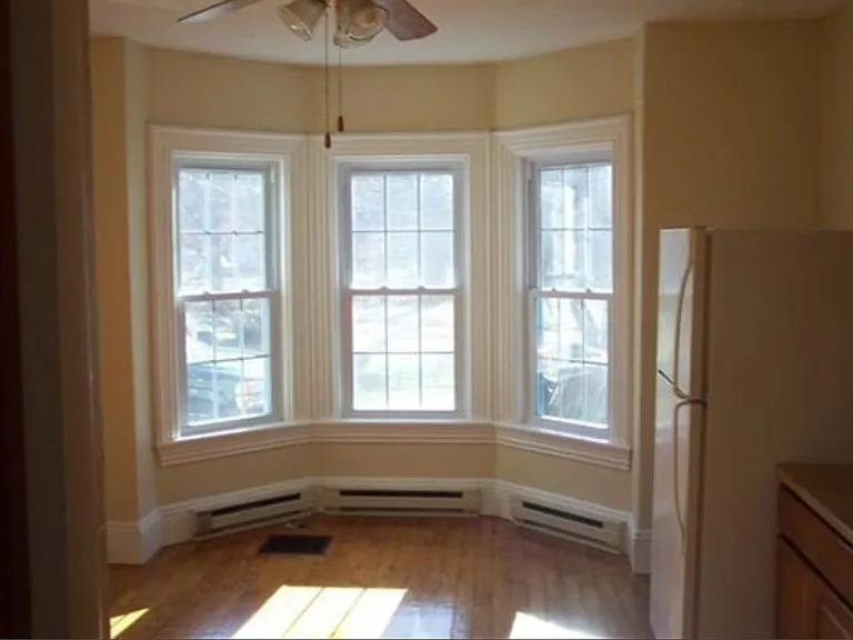 76 Dudley Rd — Photo 2